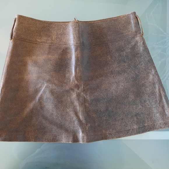 Distressed Genuine leather mini skirt- AnneX - Picture 4 of 7